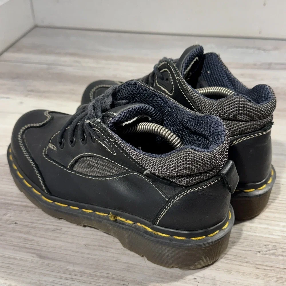 DR. MARTENS Docs DM's Chunky Leather Lace Up Boot‎ Shoes Kids Size UK 4 ENGLAND